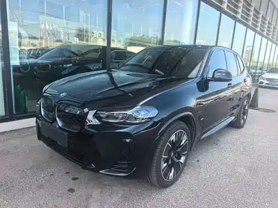 BMW iX3 2025