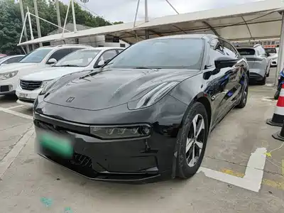 ZEEKR 001 2024