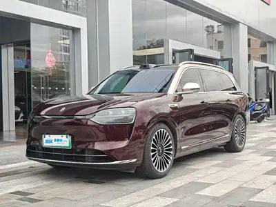 AITO Wenjie M9 2025