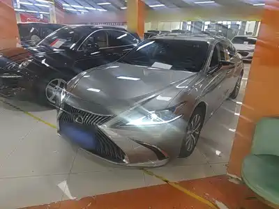 Lexus ES 2021