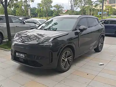 Lynk & Co 08 EM-P 2024