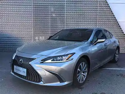Lexus ES 2020