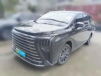 Dongfeng Fengxing Starlight V9 2025
