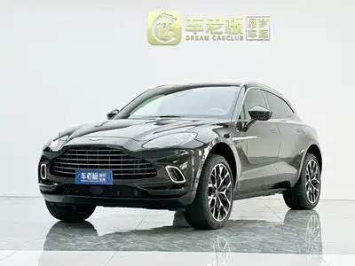 Aston Martin DBX 2021