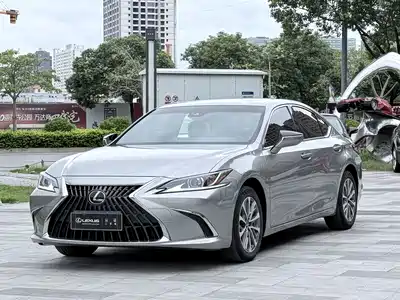 Lexus ES 2023