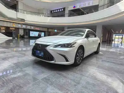 Lexus ES 2023