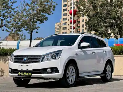 Venucia T70 2015