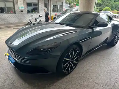 Aston Martin DB11 2020