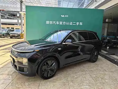 Li Auto L8 2025