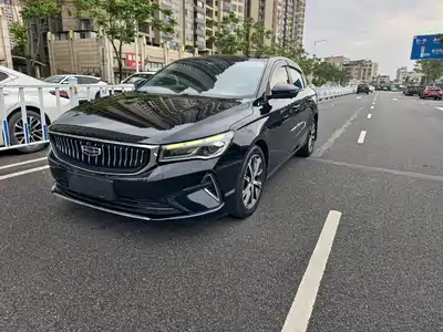 Geely Emgrand 2022