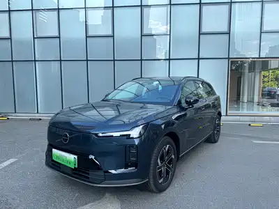 Volvo XC70 Plug-in Hybrid 2025