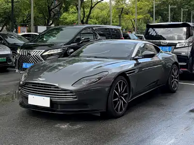 Aston Martin DB11 2018
