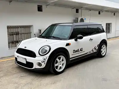 MINI CLUBMAN 2010