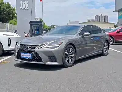 Lexus LS 2022