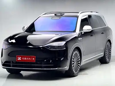 AITO Wenjie M9 2025