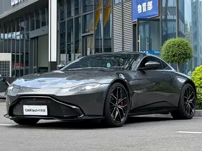 Aston Martin V8 Vantage 2022