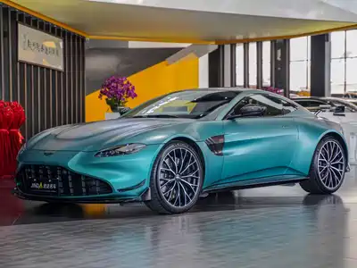 Aston Martin V8 Vantage 2022