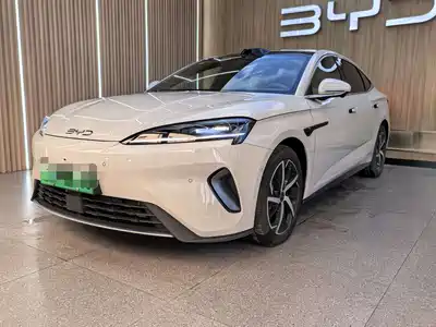 BYD Seal 07 DM-i 2025