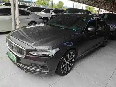 Volvo S90 Plug-in Hybrid 2023