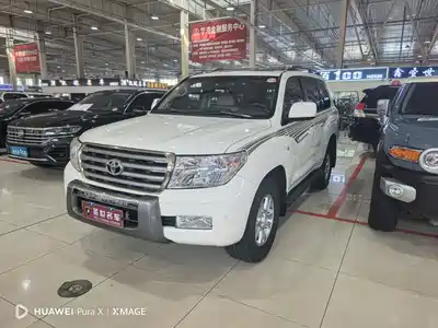 Toyota Land Cruiser 2011