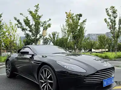 Aston Martin DB11 2020