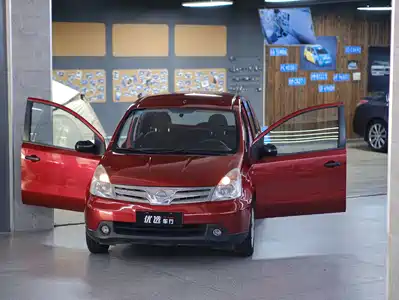 Nissan Livina 2012