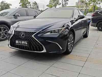 Lexus ES 2023