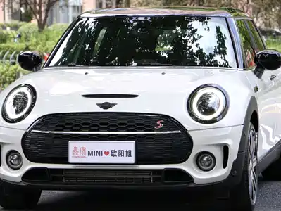 MINI CLUBMAN 2024