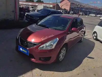 Nissan Tiida 2015