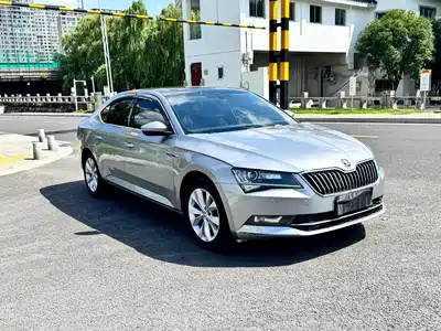 Škoda Superb 2016
