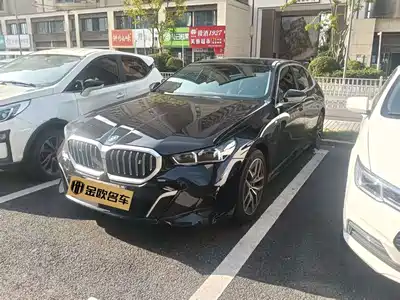 BMW i5 2025