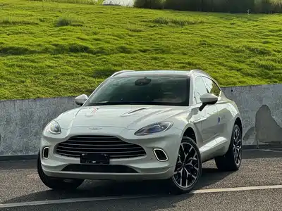 Aston Martin DBX 2022