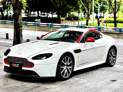 Aston Martin V8 Vantage 2013