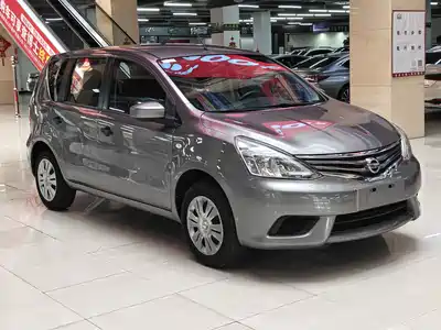 Nissan Livina 2015