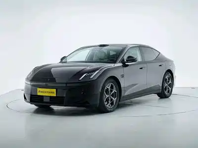 Lynk & Co 10 EM-P 2025