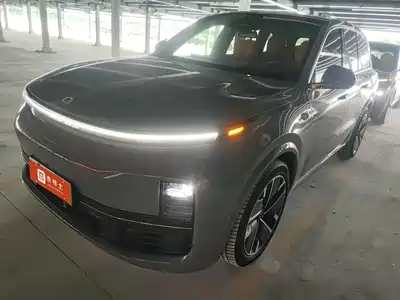Li Auto L8 2025
