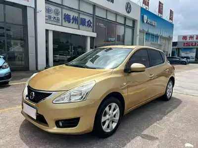 Nissan Tiida 2013