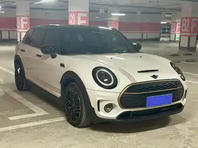 MINI CLUBMAN 2024