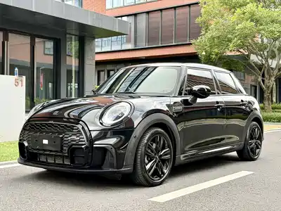 MINI MINI 2023