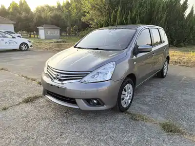 Nissan Livina 2013