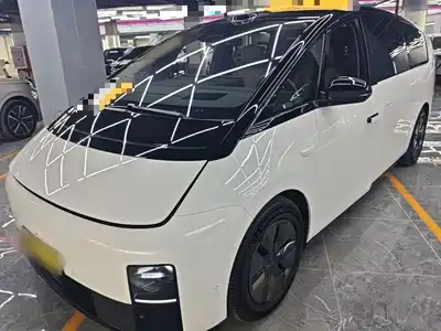 Li Auto MEGA 2025