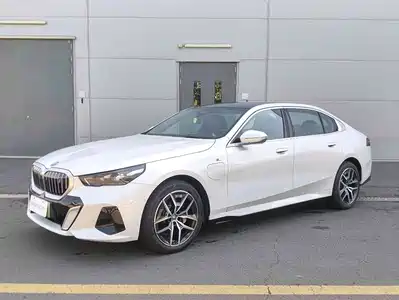 BMW i5 2025