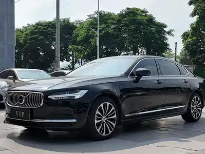 Volvo S90 Plug-in Hybrid 2023