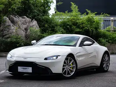 Aston Martin V8 Vantage 2019