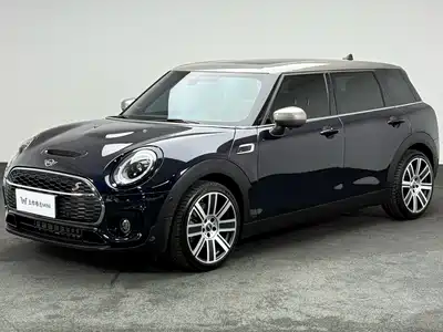 MINI CLUBMAN 2023