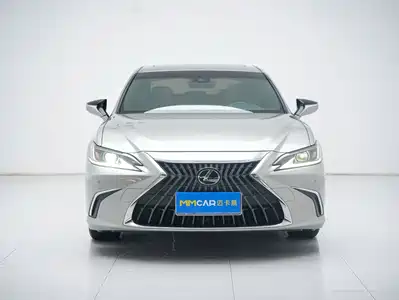 Lexus ES 2023