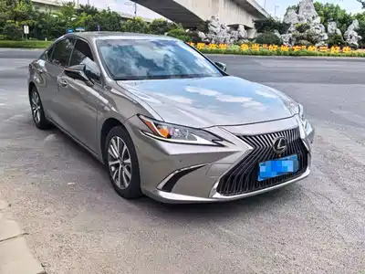 Lexus ES 2020