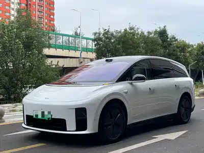 Li Auto i8 2025