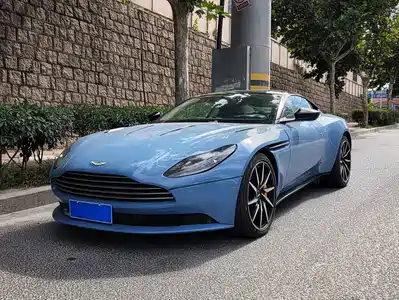 Aston Martin DB11 2016