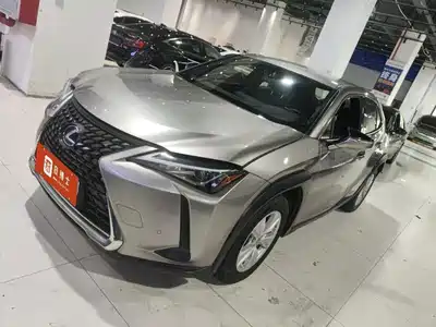 Lexus UX 2021